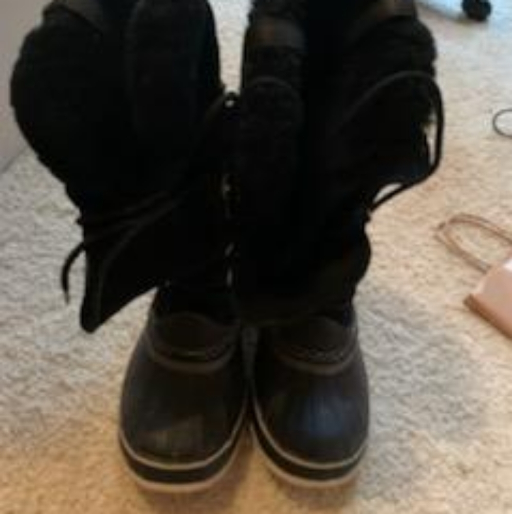 9.5 EUC Sorel Joan of Arctic Shearling boots